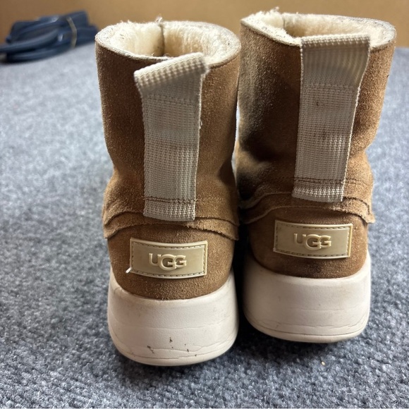 UGG Women’s Classic Boom Bootie Slip On Camel/Cream Winter Boots size: 9 - Picture 8 of 14